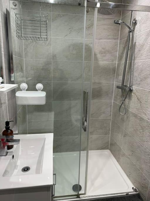 Willa Adam'S Place, Watford Wd17 2Py Zewnętrze zdjęcie